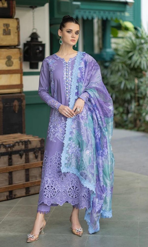Lawn chiken kari 3p unstitched heavy embroidered suit