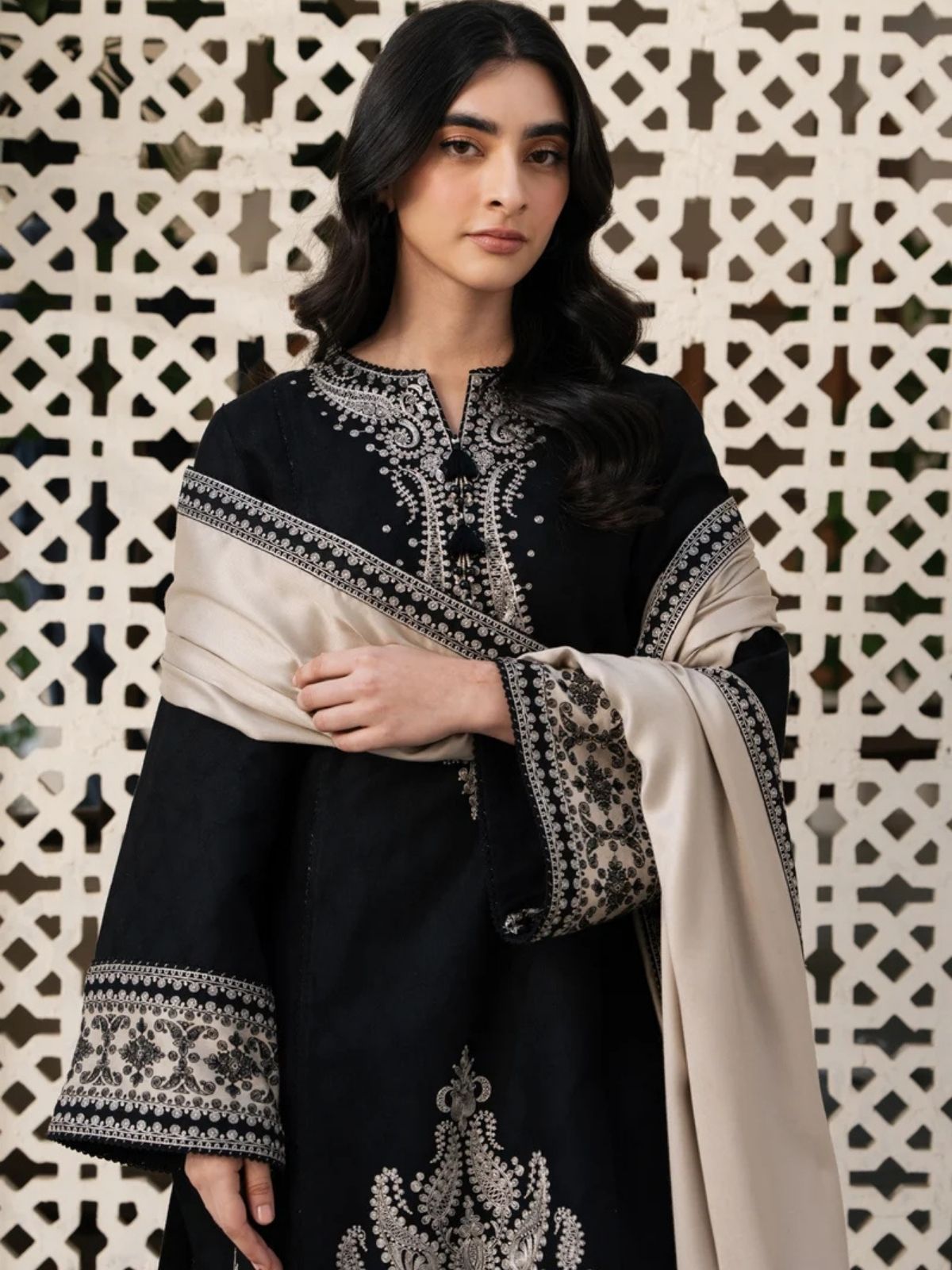 Dhanak 3pc usntitched winter collection embroidered suit