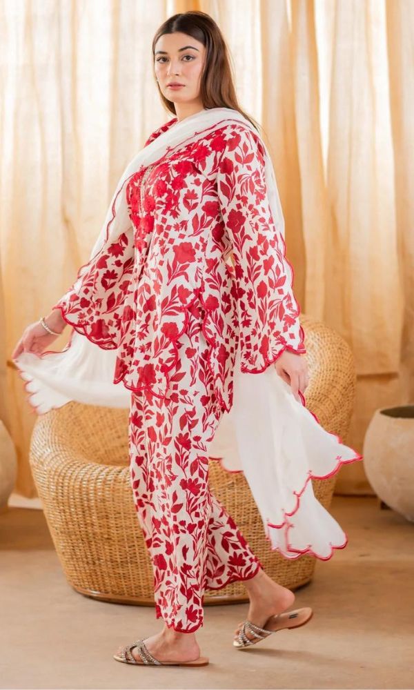 Lawn 3pc digital printed suit with bamber chiffon embroidered dupatta