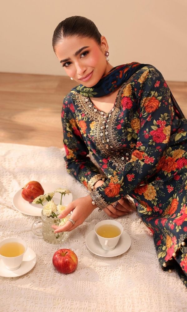 Khaddar 3pc unstitched digital printed suit with parched