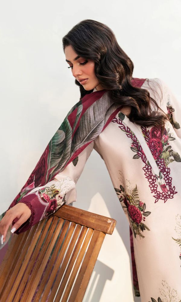 Lawn 3pc unstitched digital printed suit with patches