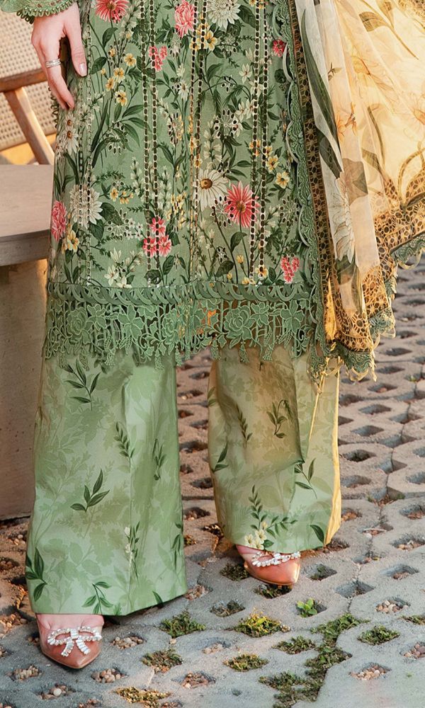 lawn 3pc digital printed suit with embroidered patches