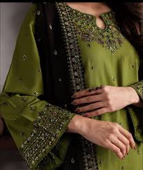 Premium Dhanak Sequin Embroidered 3 Piece Suit with Shawl & Pallu Patch WS-57