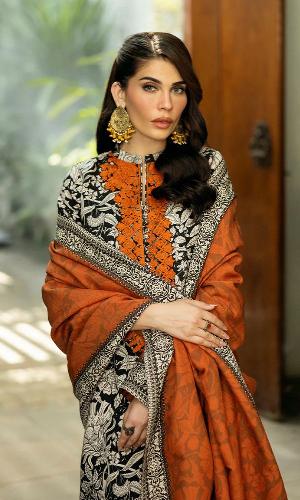 Lawn 3pc unstitched digital printed suit with patches