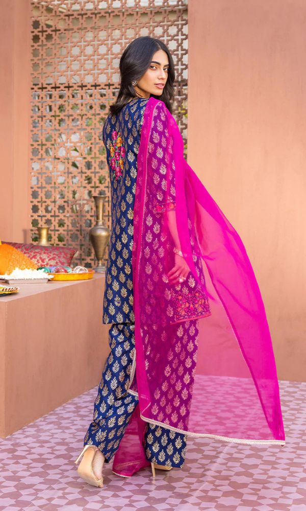 Lawn 3pc unstitched digital printed suit with patches