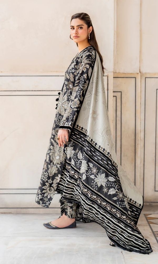 Khaddar 3pc unstitched digital printed suit