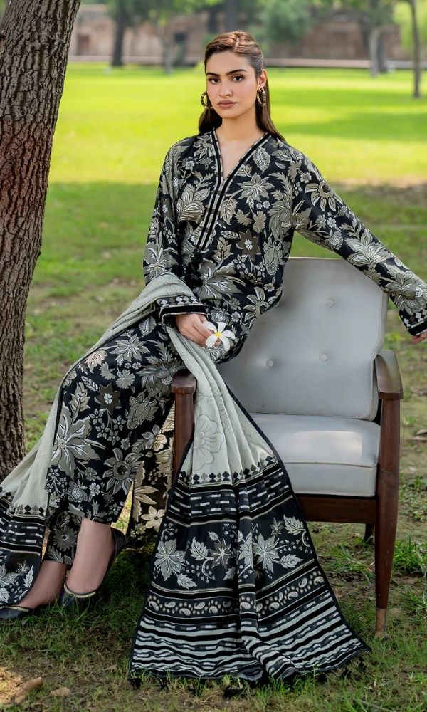 Khaddar 3pc unstitched digital printed suit