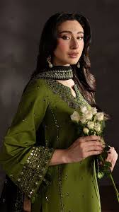Premium Dhanak Sequin Embroidered 3 Piece Suit with Shawl & Pallu Patch WS-57