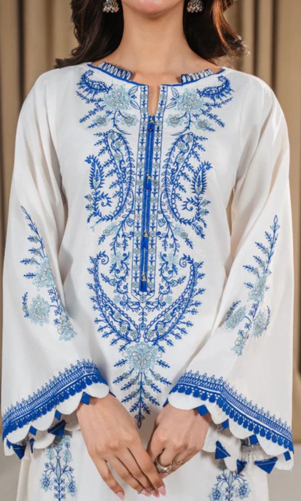 Lawn 3pc unstitched embroiderd summer collection suit