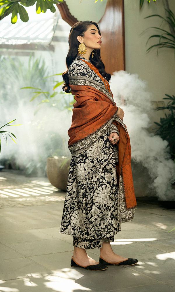 Lawn 3pc unstitched digital printed suit with patches