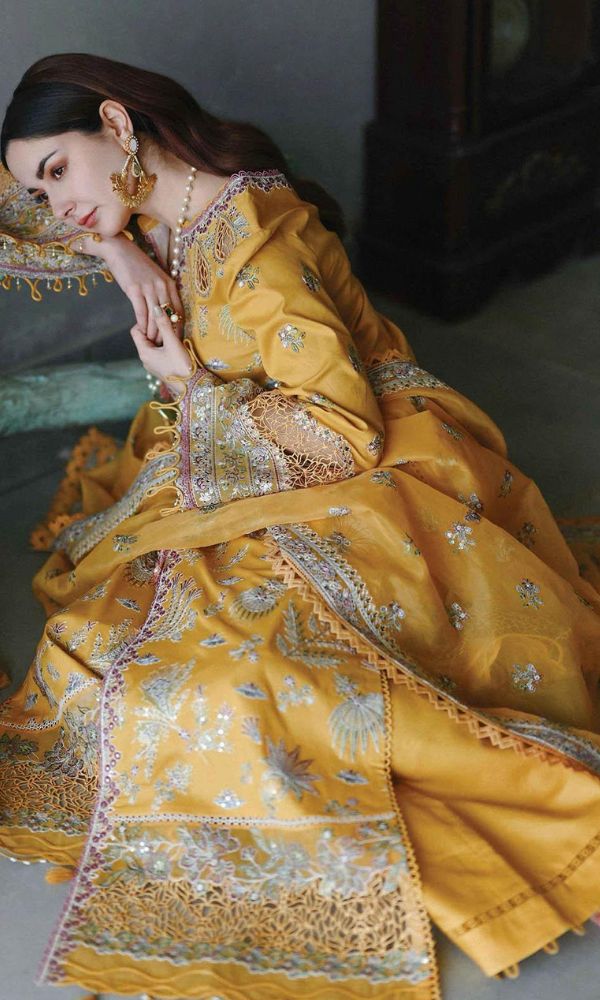 Lawn 3pc unstitched heavy embroidered suit with patches