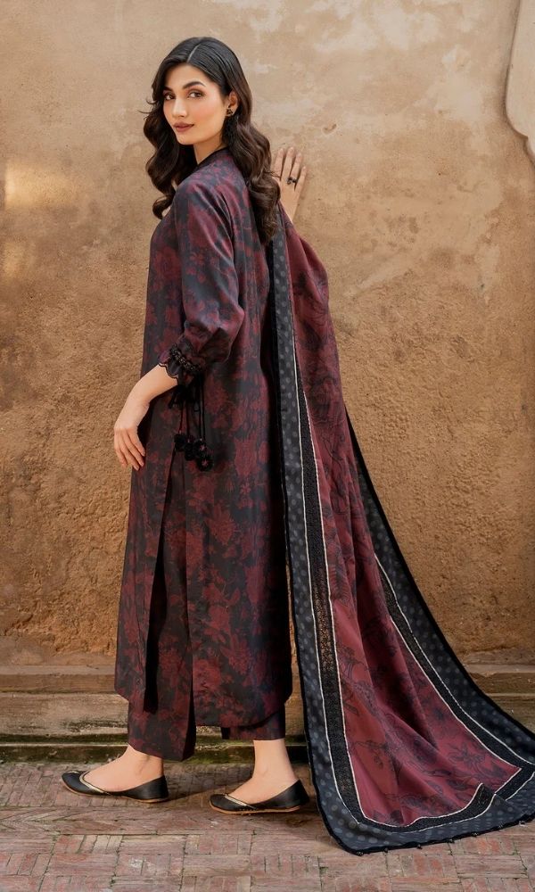 Khaddar 3pc unstitched digital printed suit with patched