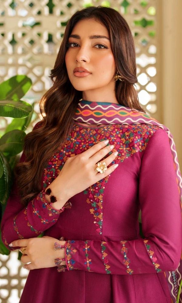 Dhanak 3pc unstiched embroiered suit woth twill digital printed shawl