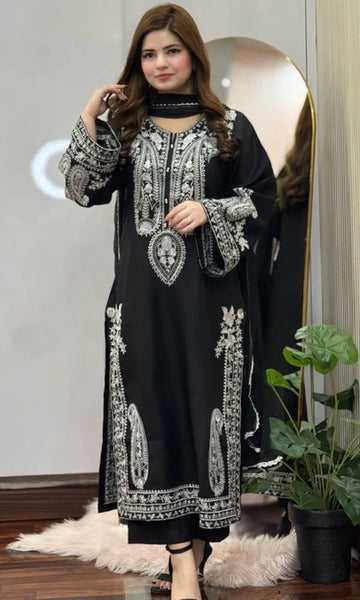 Lawn 3pc usntitche summer embroiered collection suit