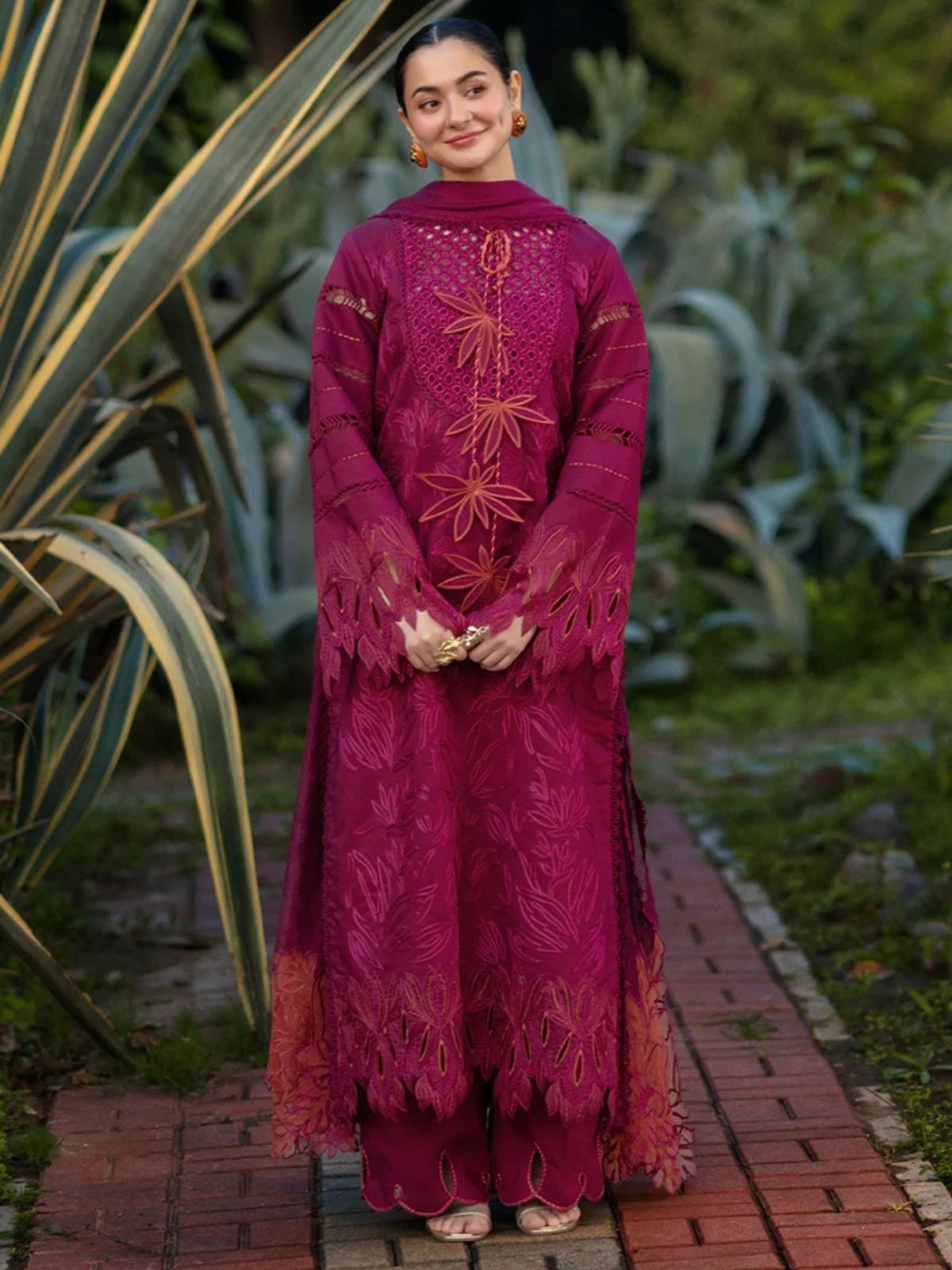 Lawn 3pc unstiched summer collection fully embroidered chiken kari suit