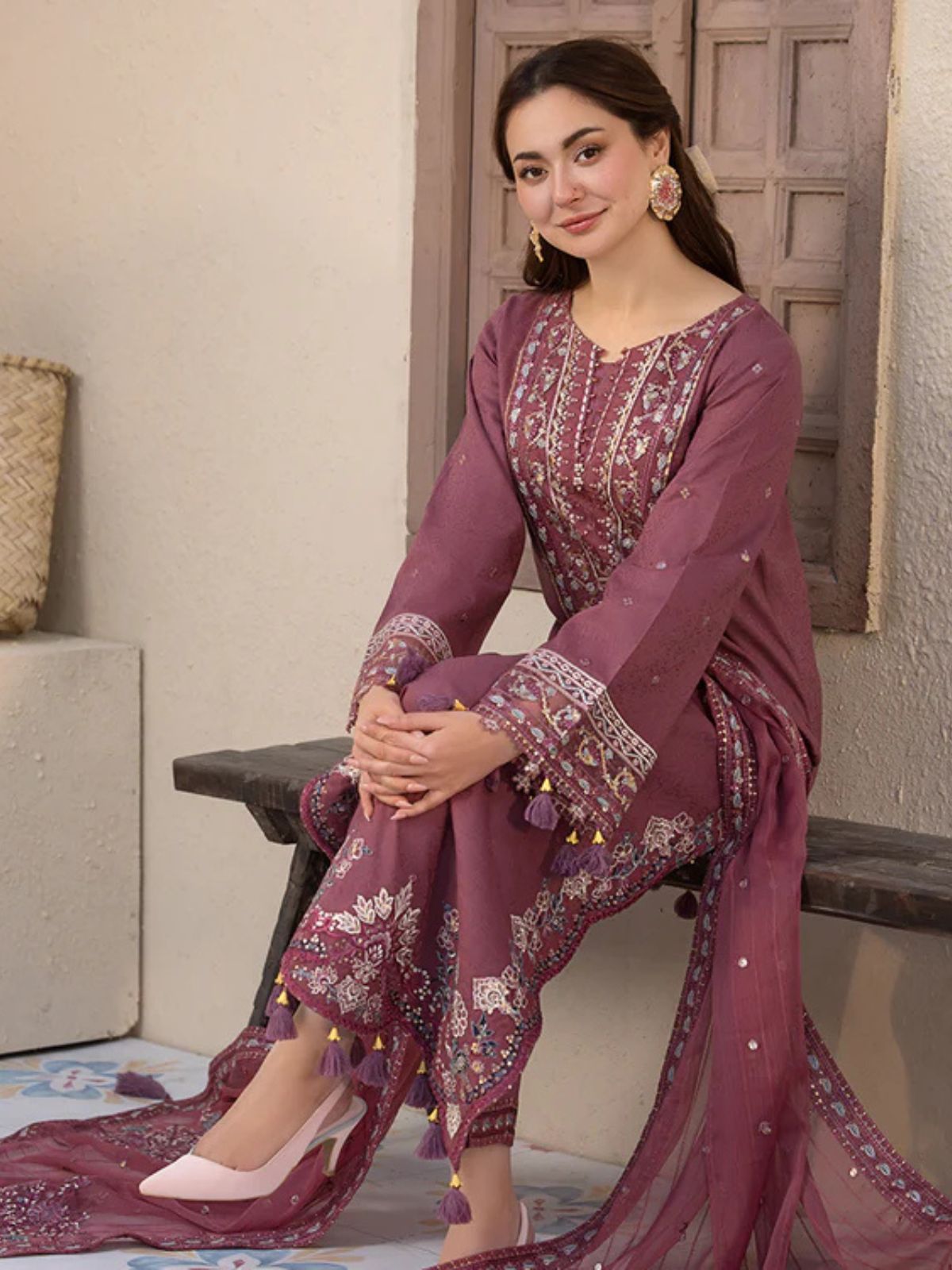 Lawn 3pc unstitched embroiered summer collection article
